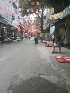 NHÀ GẦN PHẠM VĂN ĐỒNG 7 CHỖ NGỦ TRONG NHÀ NHỈNH 9 TỶ